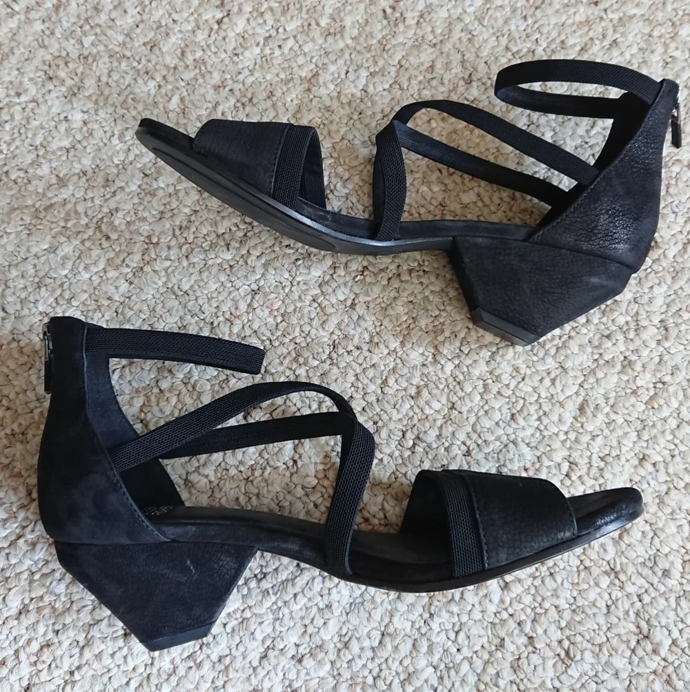 Eileen Fisher may sandal in black nubuck leather back zipper size 8